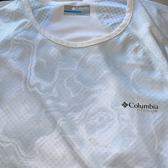 Columbia women’s Titanium Titan Pass Sun Deflector Short Sleeve Tee Shirt NWT - Picture 1 of 8